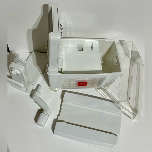 Paderno World Cuisine Spiralizer Slicer Williams Sonoma 4 interchangeable Blades - Picture 4 of 11